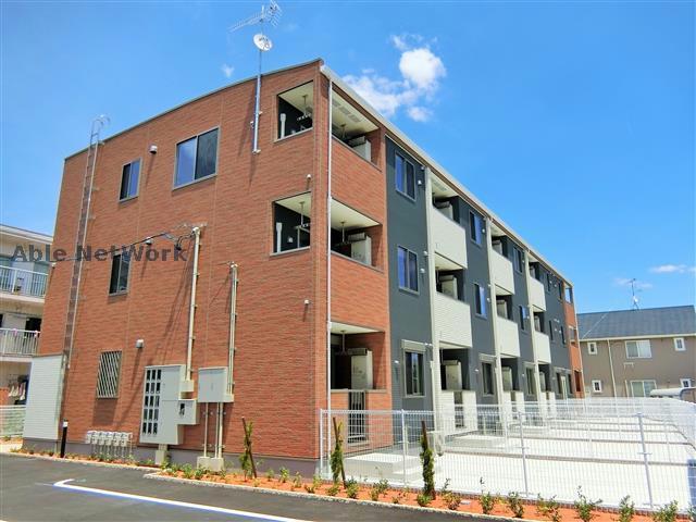 西尾市上矢田町のアパートの建物外観