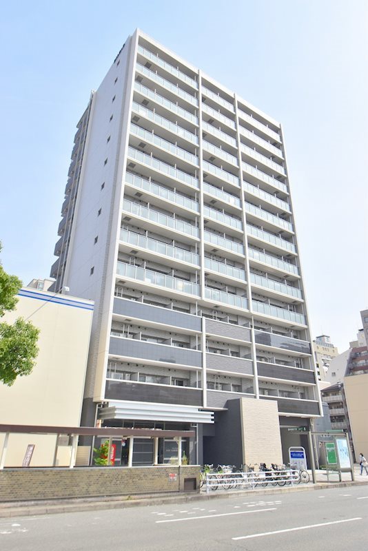 【神戸市中央区中町通のマンションの建物外観】