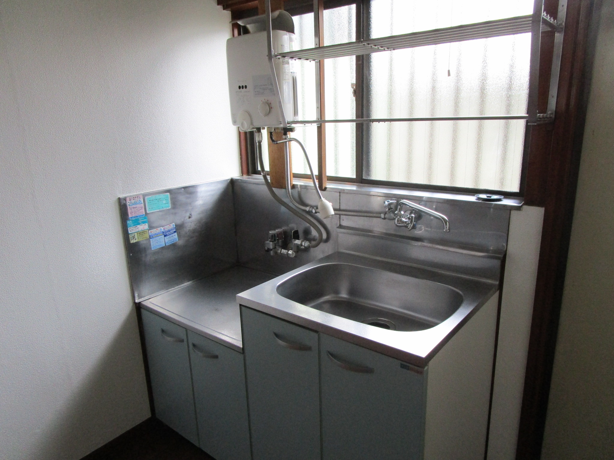 キッチン　窓あり