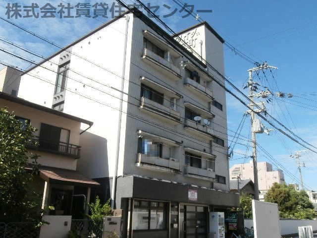 パークハイツ本町の建物外観