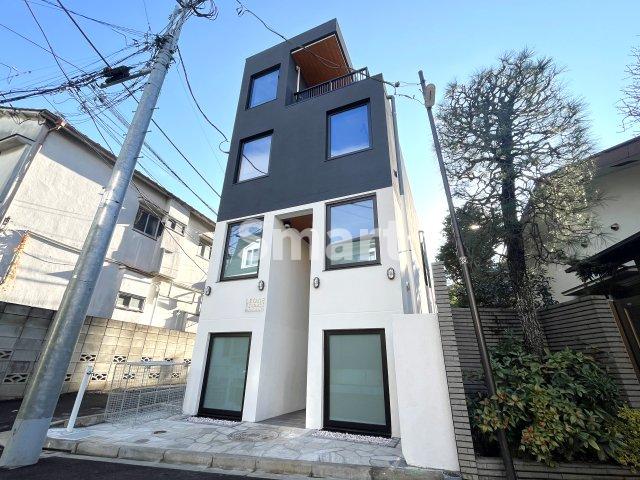 中野区新井のマンションの建物外観