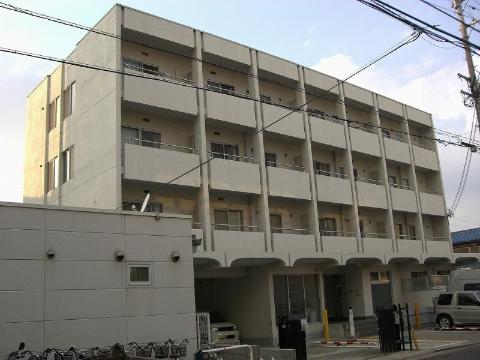 茨木市駅前４