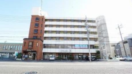 新川ビルの外観