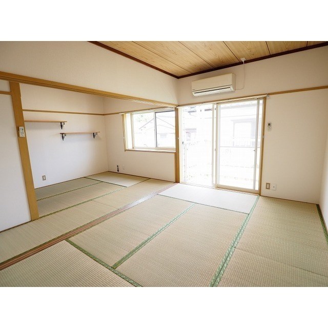 居室・リビング　別部屋（207号室）の写真です！