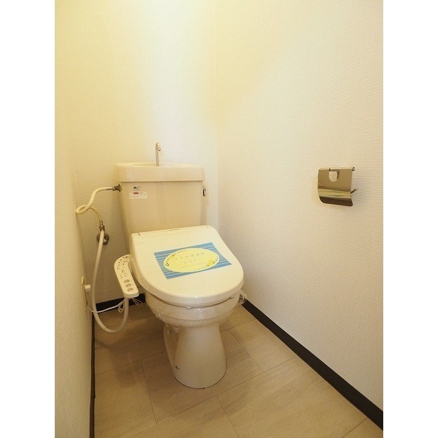 トイレ　別部屋（207号室）の写真です！