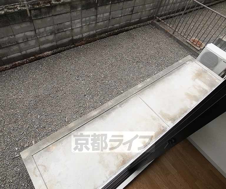 バルコニー　奥行きありますネ！