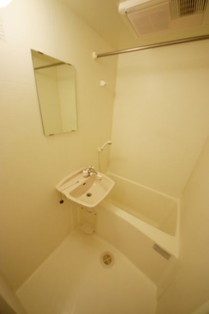 バス・シャワールーム　★浴室乾燥機付きのお風呂です★