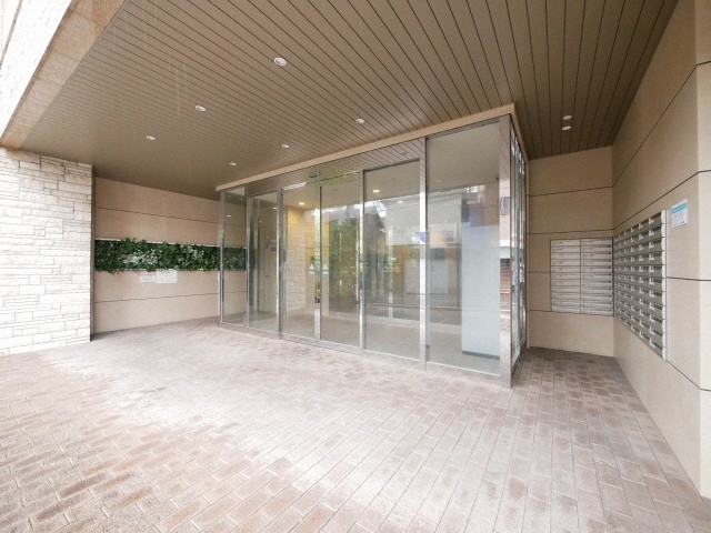 エントランス　エントランス