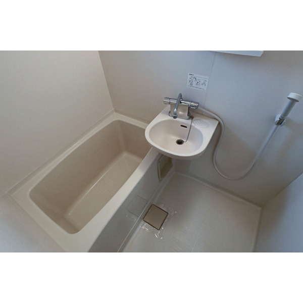 洗面設備　同じ建物の別のお部屋