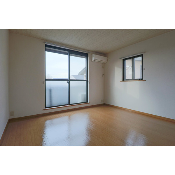 居室・リビング　同じ建物の別のお部屋