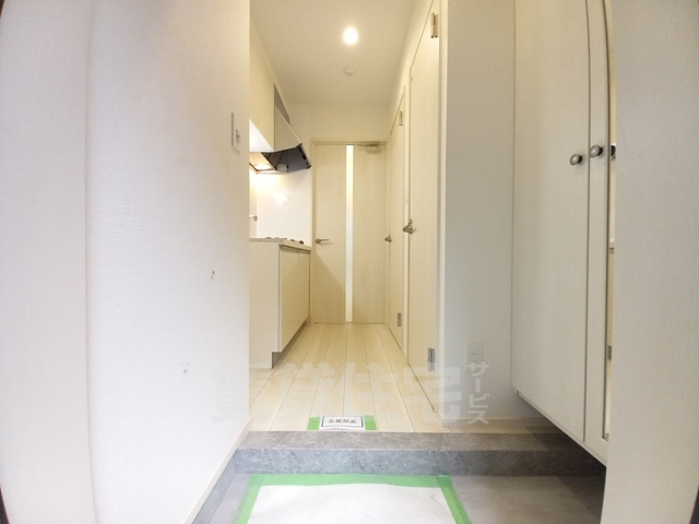 玄関　203号室写真