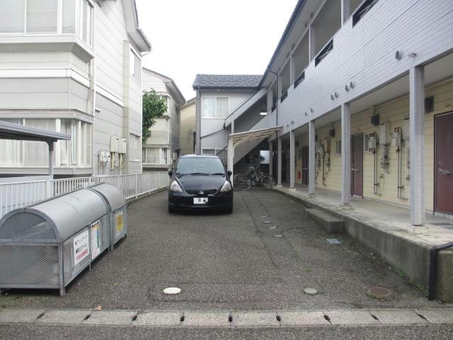 駐車場　駐車場