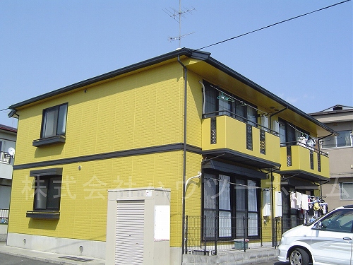 久世郡久御山町佐山のアパートの建物外観