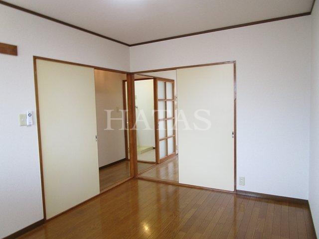 居室・リビング　同物件別部屋のお写真です