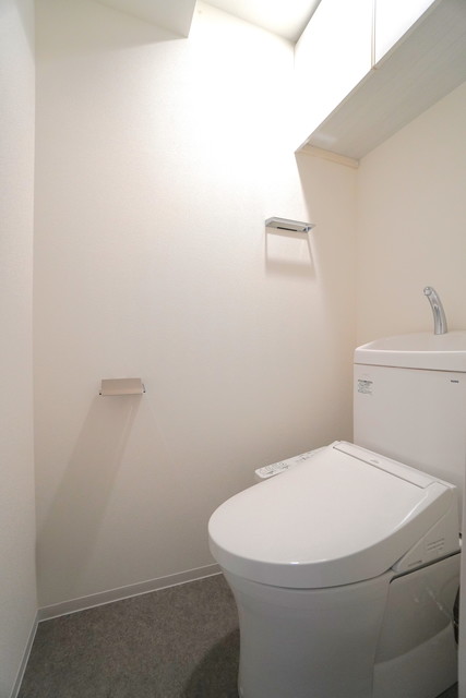 トイレ　※写真は同タイプ住戸です。