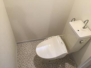 トイレ　嬉しい温水洗浄便座