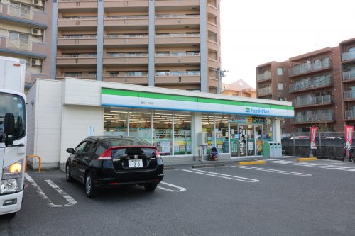 コンビニ　ファミリーマート 郡元一丁目店（コンビニ）まで383m