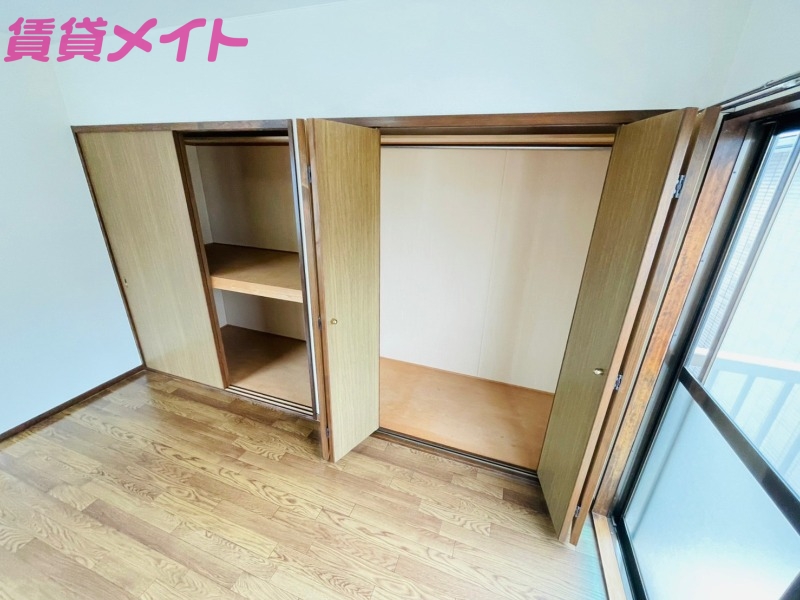 収納　同型参考写真