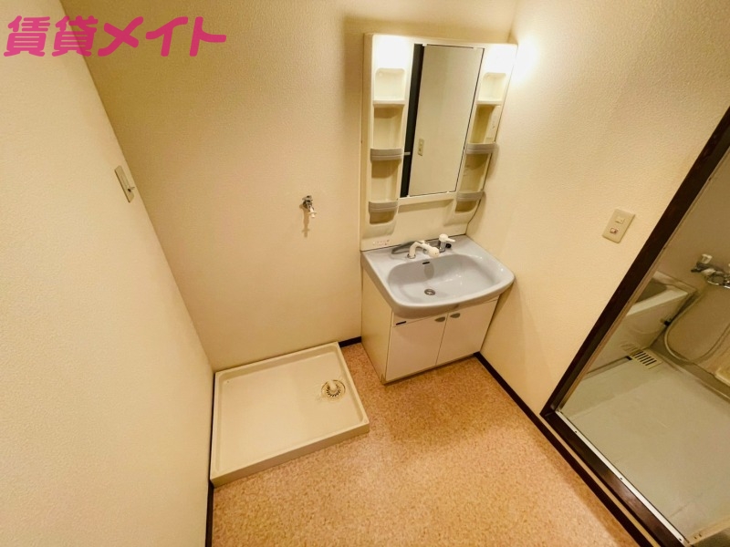 洗面設備　同型参考写真