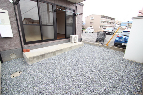 庭　※別部屋の写真です