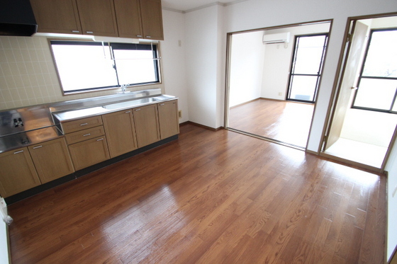 キッチン　※別部屋の写真です