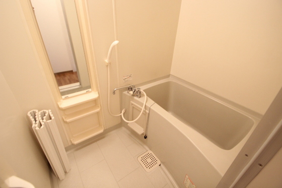 バス・シャワールーム　※別部屋の写真です