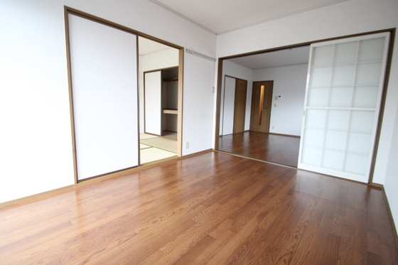 居室・リビング　※別部屋の写真です