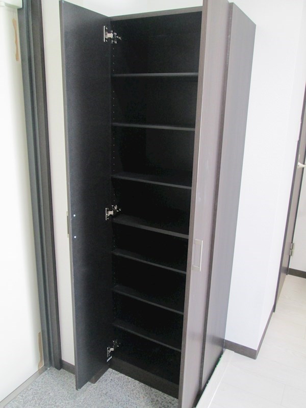 玄関　トールシューズボックス