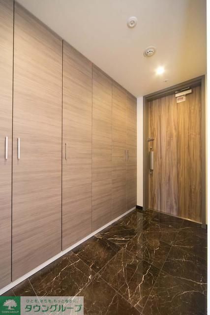 玄関　※写真は同タイプ住戸です。