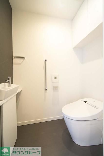 トイレ　※写真は同タイプ住戸です。