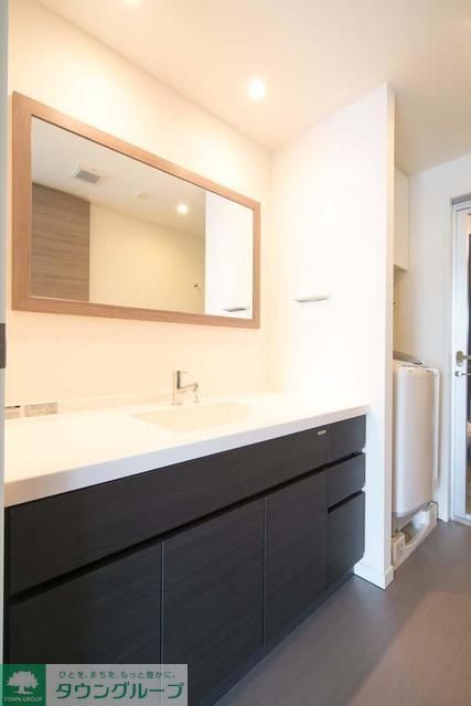 洗面設備　※写真は同タイプ住戸です。