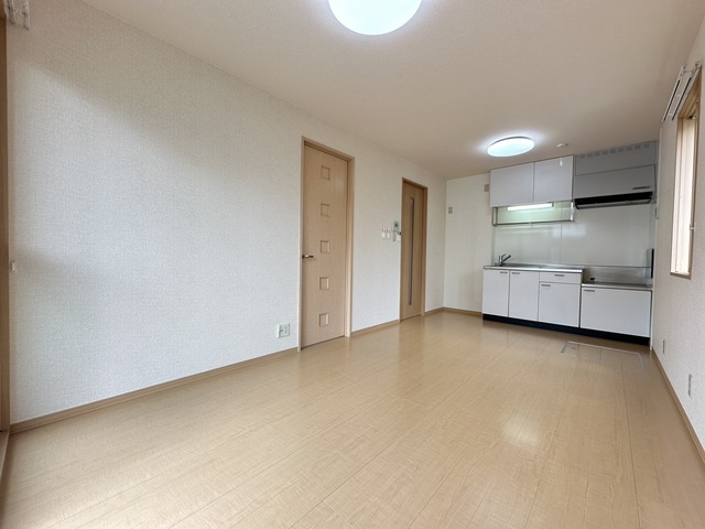 居室・リビング　別部屋参考写真です