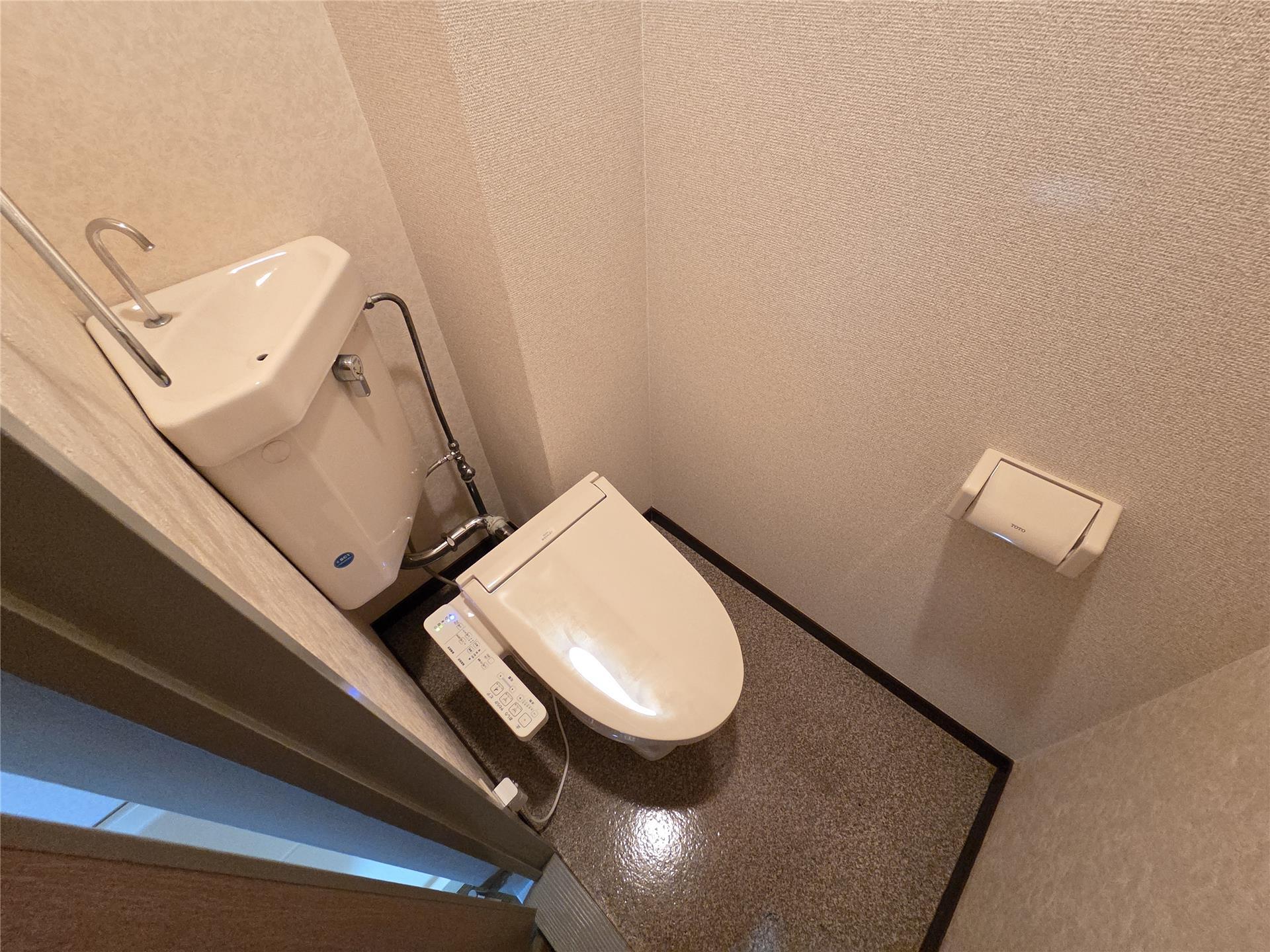 トイレ　温水洗浄便座付きの洋式トイレ♪