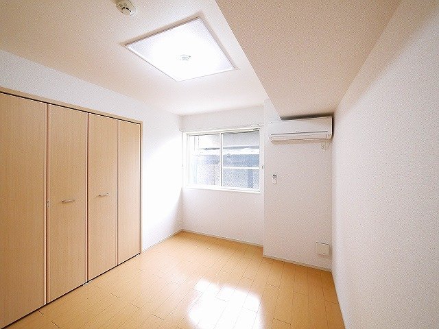 その他部屋・スペース　落ち着いて過ごせるお部屋なので、寝室にいかがでしょうか