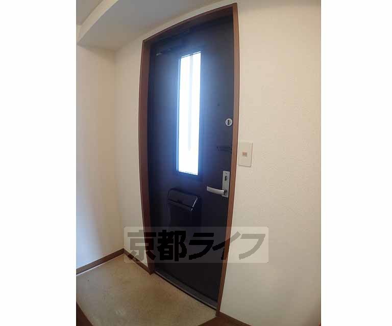 その他設備　しっかりとしたドアです。