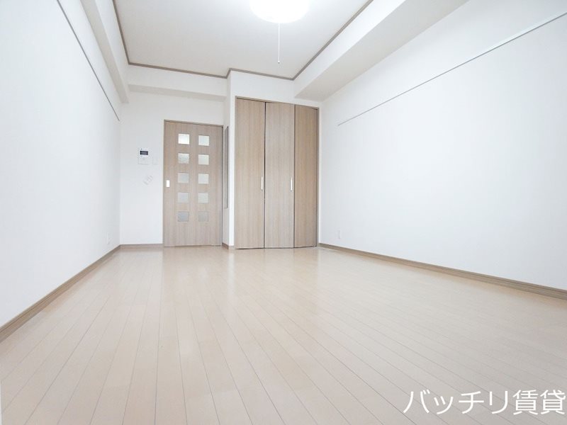 居室・リビング　洋室９帖♪　連帯保証人不要♪