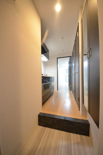 キッチン　玄関