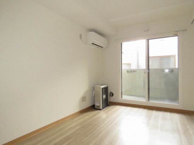 居室・リビング　こちらのリビングで趣味の時間をお楽しみください