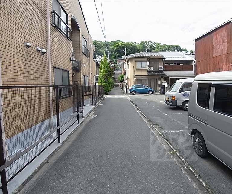 その他　前面道路です。