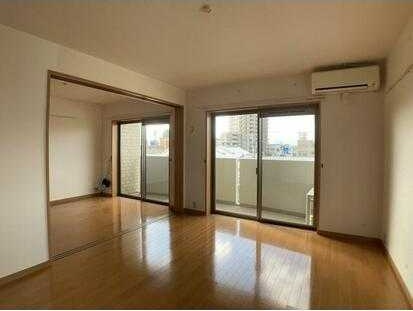 居室・リビング　写真は別の部屋のものです。