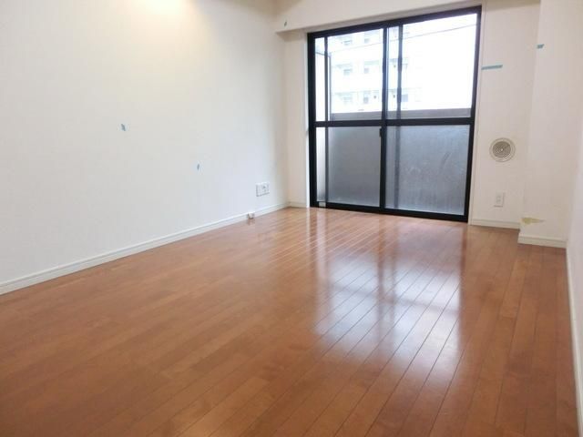 居室・リビング　明るいお部屋です