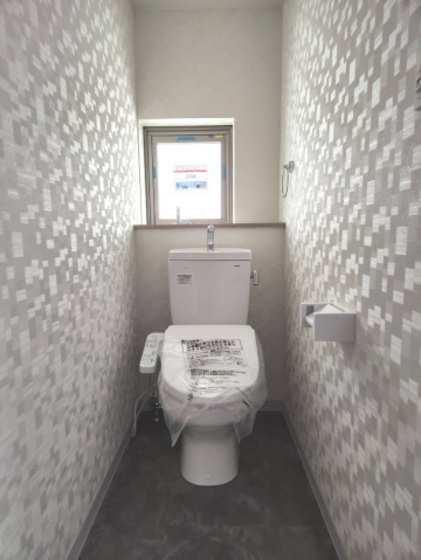 トイレ　※掲載写真は同マンション別部屋参考写真となります。