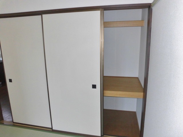 収納　洋室に変更