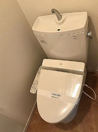 トイレ　別部屋の画像を使用しております。