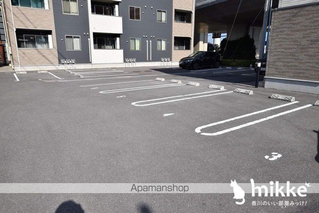駐車場　駐車場