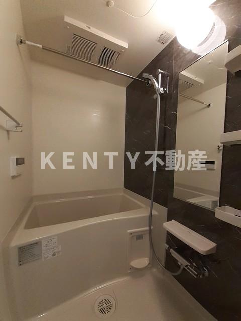 バス・シャワールーム　コンパクトで使いやすいお風呂です