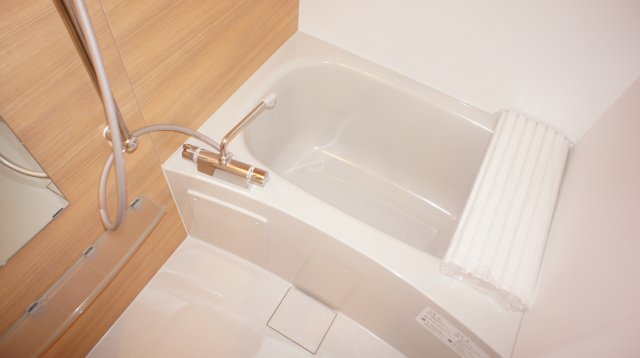 バス・シャワールーム　落ち着いた空間のお風呂です