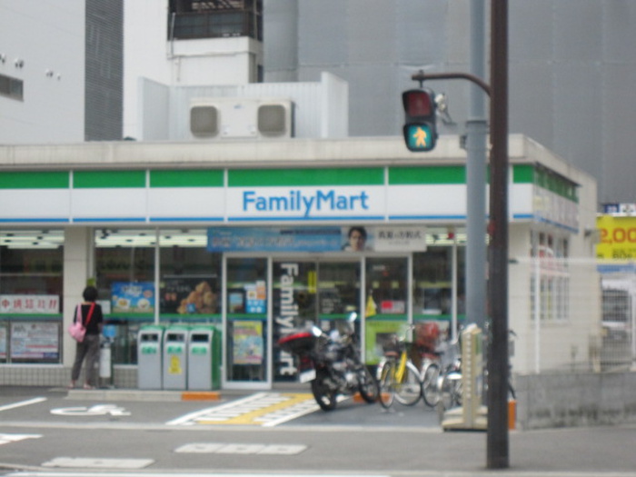 コンビニ　ファミリーマート天六北店（コンビニ）まで600m