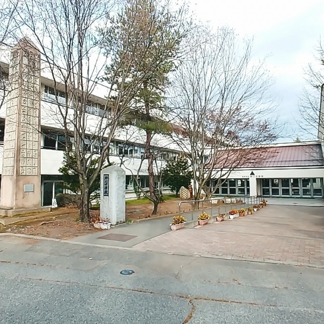 中学校　松本市立梓川中学校（中学校）まで1091m