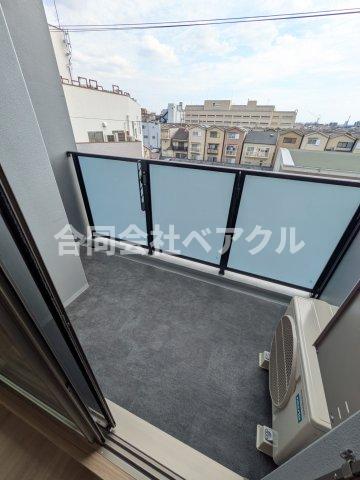 バルコニー　お洗濯にも便利なバルコニー付き